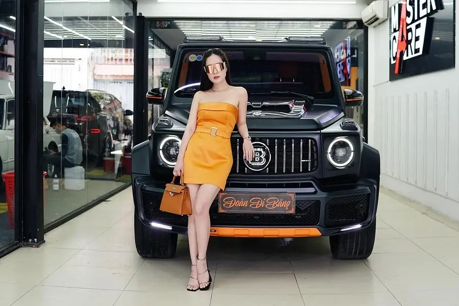 https://otohoangkim-storage.sgp1.cdn.digitaloceanspaces.com/ngam-loat-xe-mercedesamg-g63-do-brabus-cuc-chat-cua-dai-gia-viet-2-900x900.webp