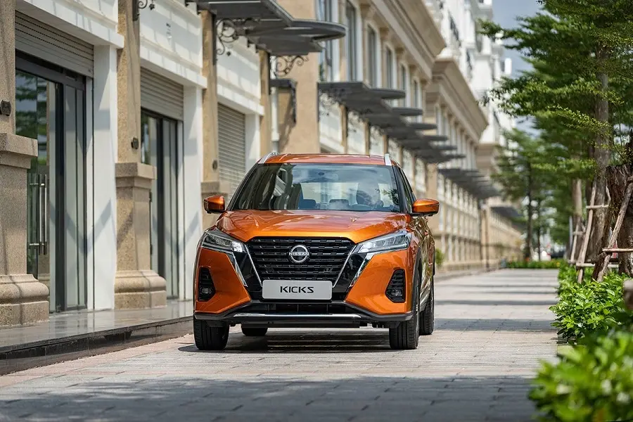 https://otohoangkim-storage.sgp1.cdn.digitaloceanspaces.com/nissan-kicks-epower-2023-ra-mat-viet-nam-gia-tu-789-trieu-dong-die-1-900x900.webp