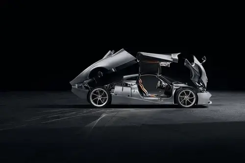 pagani-huayra-codalunga-dau-tien-duoc-ban-giao-cho-khach-hang