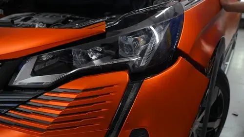 peugeot-3008-dan-doi-mau-matte-orange-sang-trong