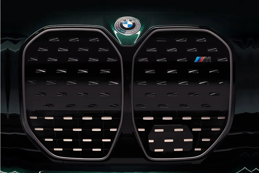 https://otohoangkim-storage.sgp1.cdn.digitaloceanspaces.com/phien-ban-gioi-han-bmw-i4-m50-by-kith-chi-co-7-chiec-tren-toan-cau-3-900x900.webp