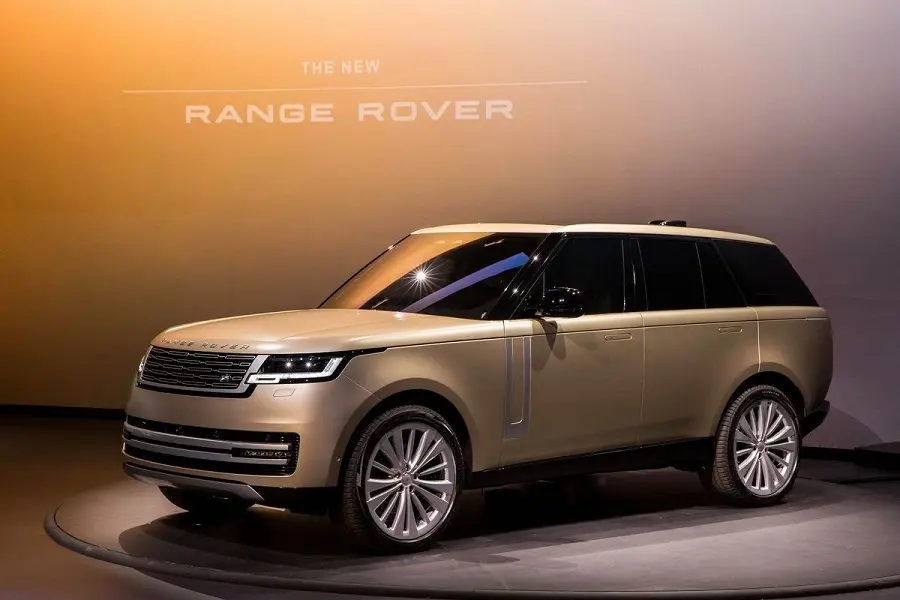 https://otohoangkim-storage.sgp1.cdn.digitaloceanspaces.com/range-rover-an-tuong-hon-voi-goi-do-cua-mansory-3-900x900.webp