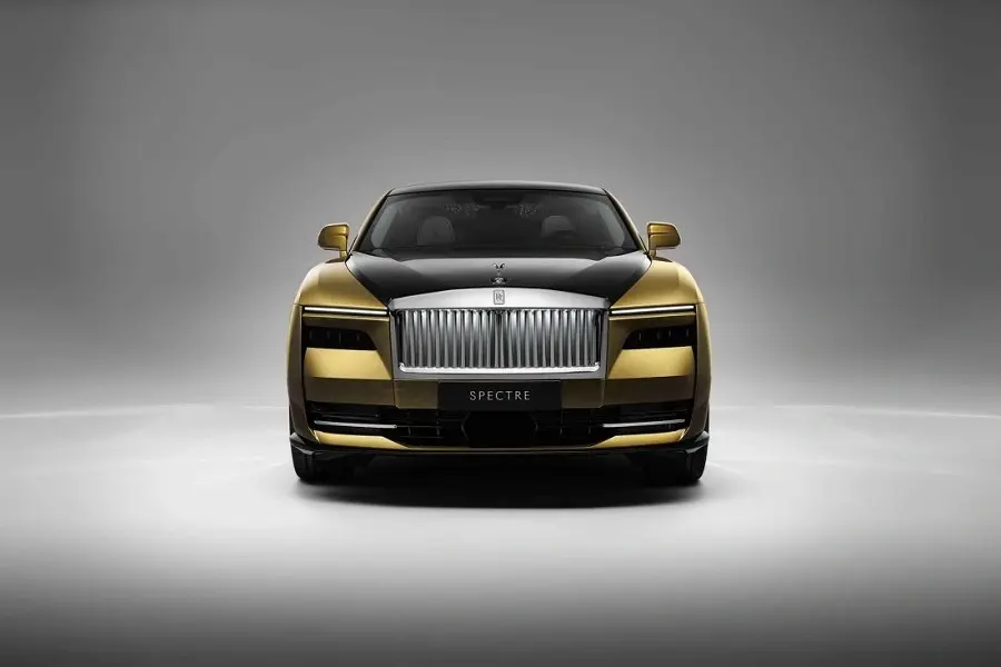 https://otohoangkim-storage.sgp1.cdn.digitaloceanspaces.com/rollsroyce-spectre-sieu-sang-chay-bang-dien-co-du-hap-dan-gioi-thu-5-900x900.webp