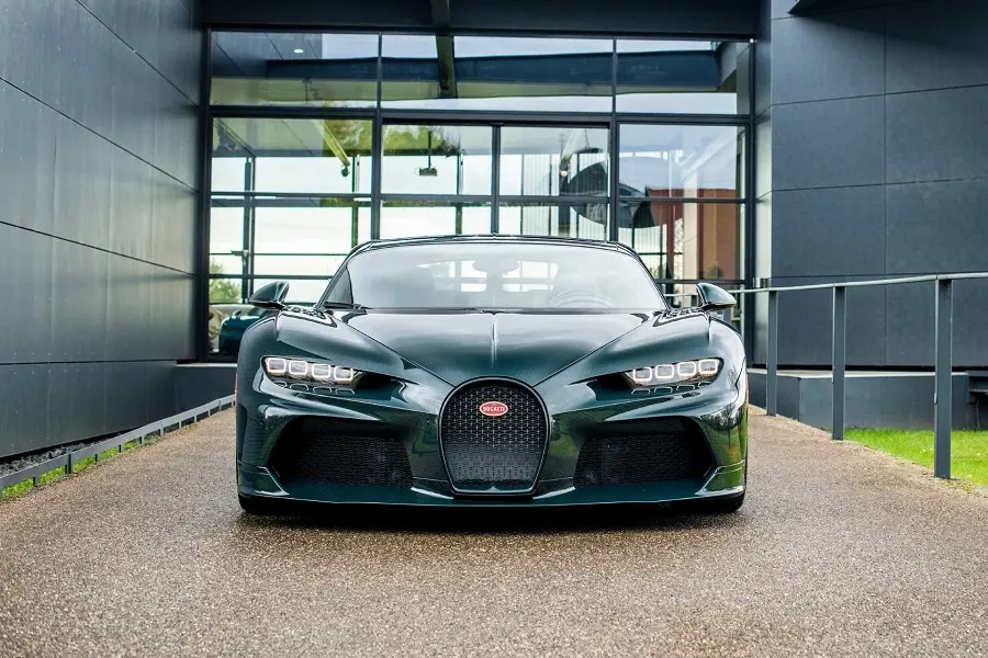 https://otohoangkim-storage.sgp1.cdn.digitaloceanspaces.com/sieu-xe-bugatti-chiron-chi-con-100-xe-cuoi-cung-1-900x900.webp