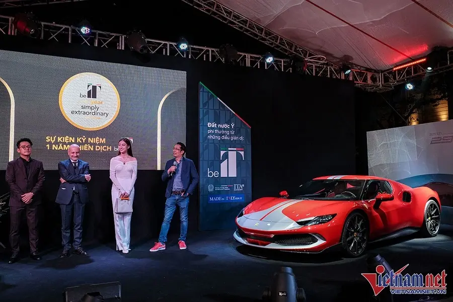 https://otohoangkim-storage.sgp1.cdn.digitaloceanspaces.com/sieu-xe-ferrari-296-gtb-gia-21-ty-dong-xuat-hien-tai-ha-noi-0-900x900.webp