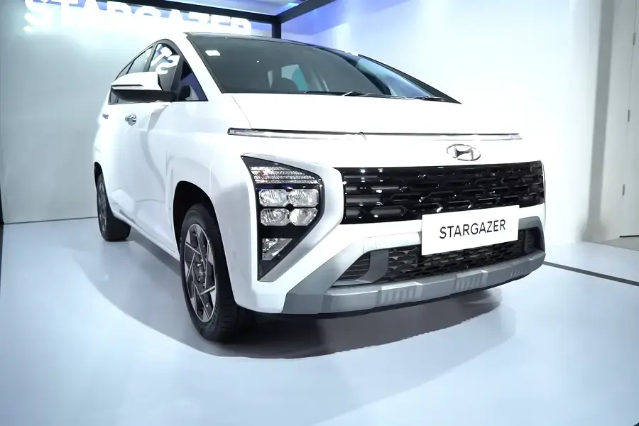 https://otohoangkim-storage.sgp1.cdn.digitaloceanspaces.com/soi-chi-tiet-hyundai-stargazer-doi-thu-kho-nhan-cua-mitsubishi-xpander-8-900x900.webp