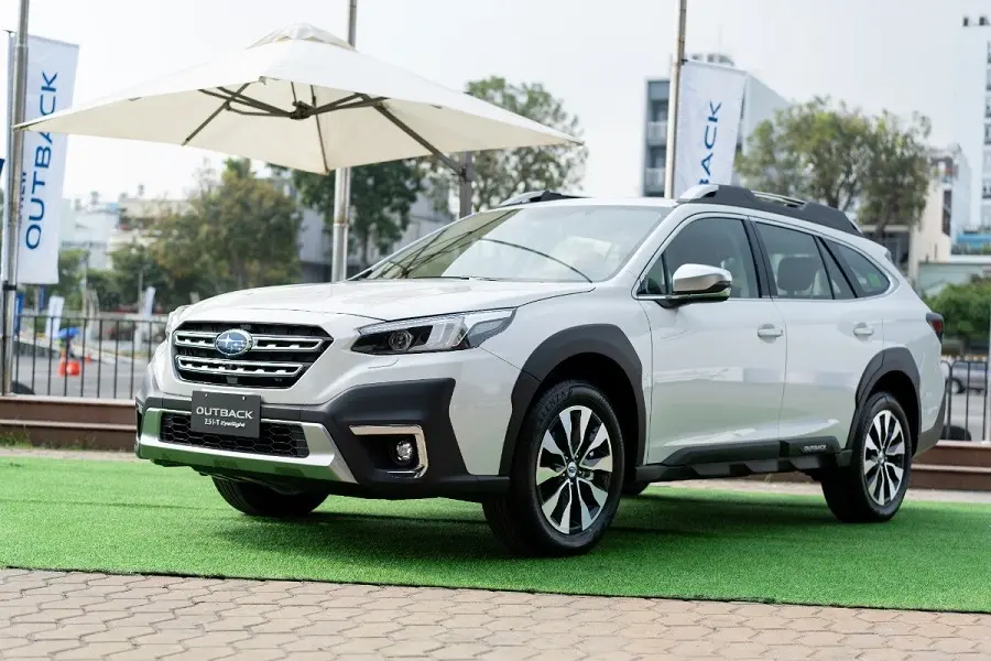 https://otohoangkim-storage.sgp1.cdn.digitaloceanspaces.com/subaru-outback-2023-tang-gia-130-trieu-tai-viet-nam-0-900x900.webp