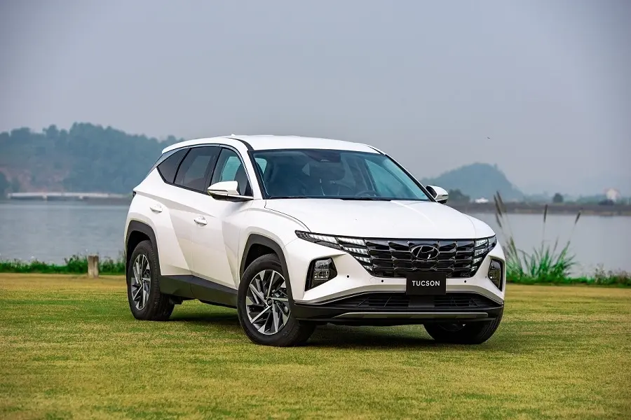 https://otohoangkim-storage.sgp1.cdn.digitaloceanspaces.com/thang-dau-mo-ban-kia-sportage-2022-da-vuot-mat-hyundai-tucson-mazda-1-900x900.webp