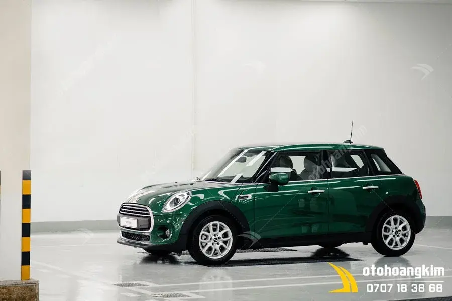 https://otohoangkim-storage.sgp1.cdn.digitaloceanspaces.com/thong-tin--bang-gia-o-to-mini-cooper-moi-nhat-2022-4-900x900.webp