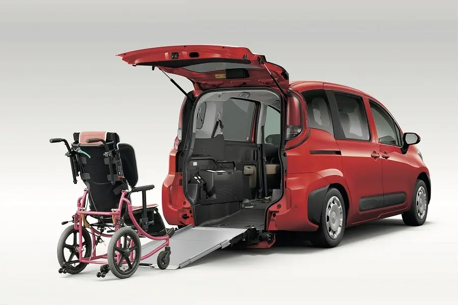 https://otohoangkim-storage.sgp1.cdn.digitaloceanspaces.com/toyota-sienta-mpv-the-he-thu-3-ra-mat-6-900x900.webp