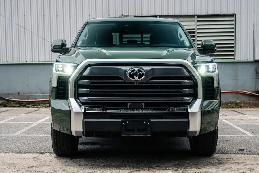 https://otohoangkim-storage.sgp1.cdn.digitaloceanspaces.com/toyota-tundra-2022--ban-tai-nhat-phong-cach-my-gia-hon-5-ty-dong-1-900x900.webp