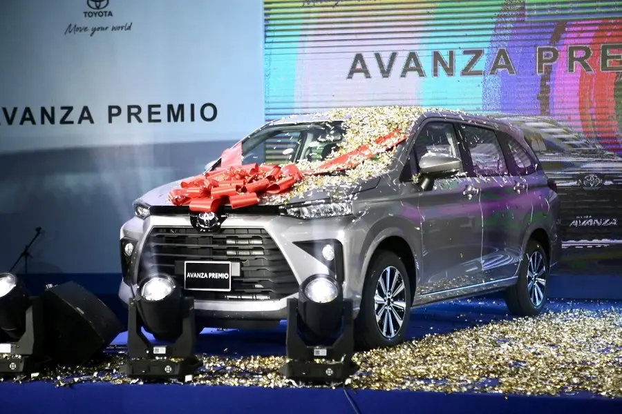 https://otohoangkim-storage.sgp1.cdn.digitaloceanspaces.com/toyota-xuat-xuong-veloz-cross-va-avanza-premio-lap-rap-tai-viet-nam-1-900x900.webp