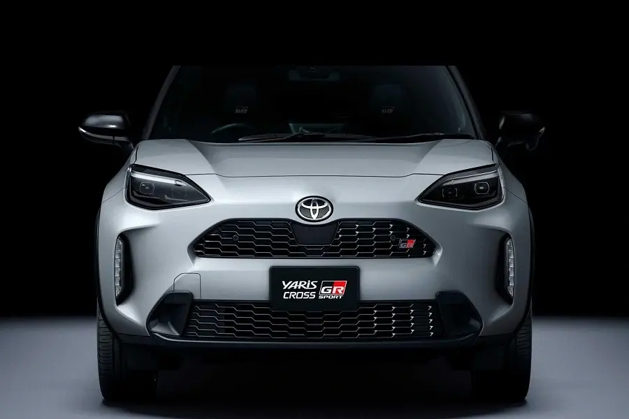 https://otohoangkim-storage.sgp1.cdn.digitaloceanspaces.com/toyota-yaris-cross-gr-sport-2023-ra-mat-tai-thi-truong-uc-3-900x900.webp