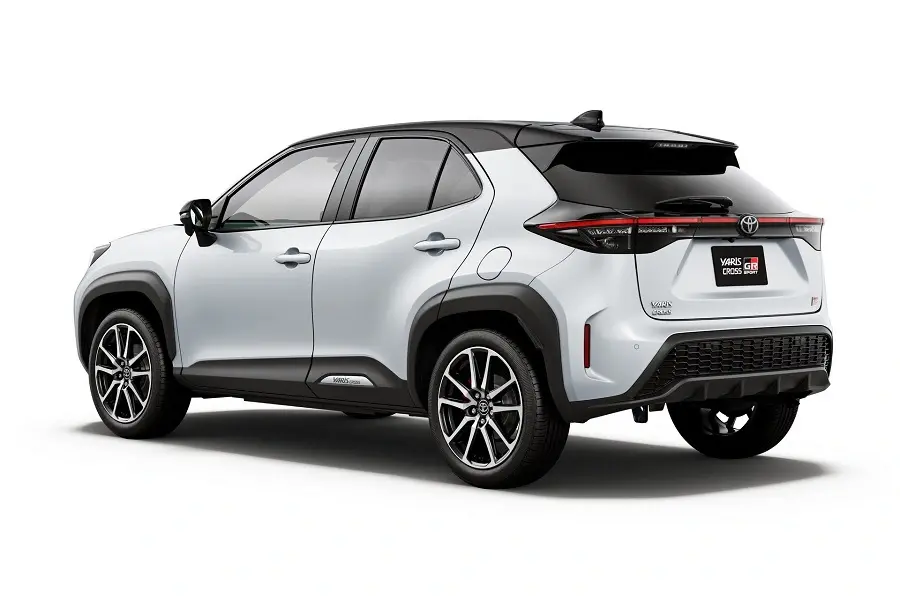 https://otohoangkim-storage.sgp1.cdn.digitaloceanspaces.com/toyota-yaris-cross-gr-sport-2023-ra-mat-tai-thi-truong-uc-4-900x900.webp