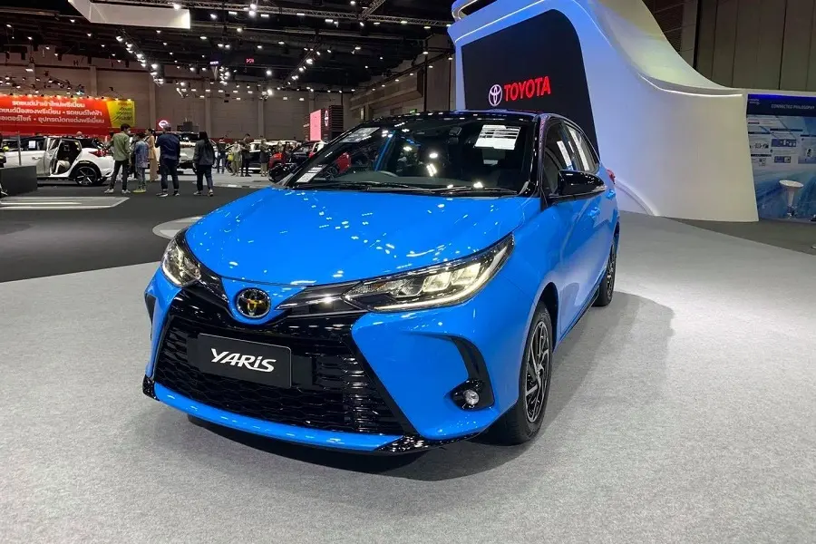 https://otohoangkim-storage.sgp1.cdn.digitaloceanspaces.com/toyota-yaris-giam-gia-manh-tai-viet-nam-van-it-nguoi-mua-2-900x900.webp