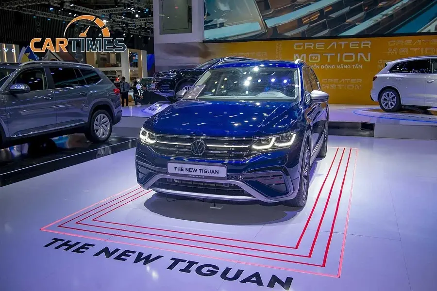 https://otohoangkim-storage.sgp1.cdn.digitaloceanspaces.com/volkswagen-trinh-lang-tiguan-moi-tai-vietnam-motor-show-2022-gia-1-999-ty-1-900x900.webp