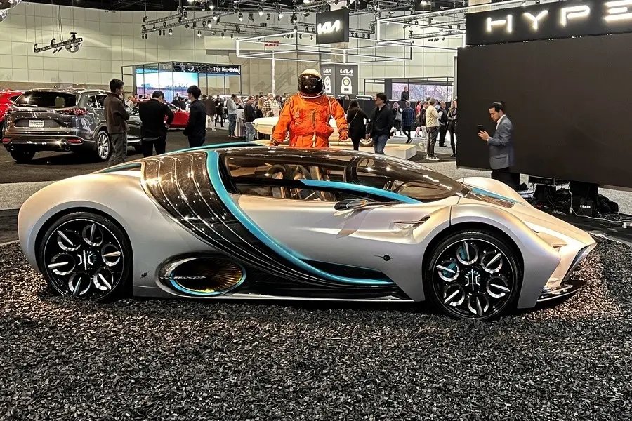 https://otohoangkim-storage.sgp1.cdn.digitaloceanspaces.com/xe-chay-nang-luong-hydro-ra-mat-tai-los-angeles-auto-show-2022-1-900x900.webp