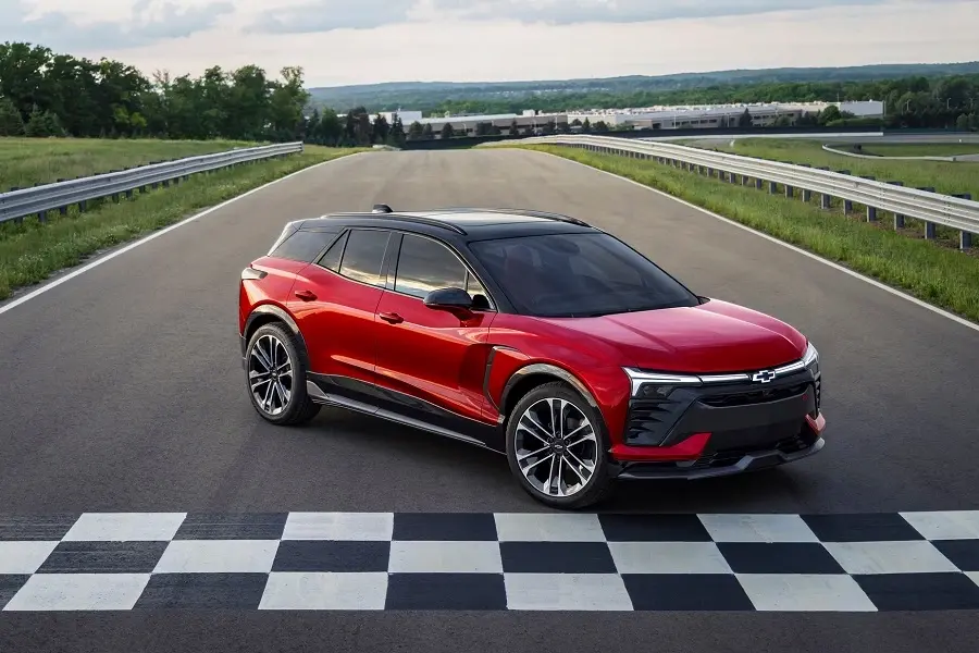 https://otohoangkim-storage.sgp1.cdn.digitaloceanspaces.com/xe-dien-chevrolet-blazer-ev-2024-di-duoc-514-km-co-ca-xe-danh-rieng-cho-0-900x900.webp