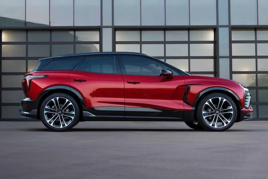 https://otohoangkim-storage.sgp1.cdn.digitaloceanspaces.com/xe-dien-chevrolet-blazer-ev-2024-di-duoc-514-km-co-ca-xe-danh-rieng-cho-1-900x900.webp